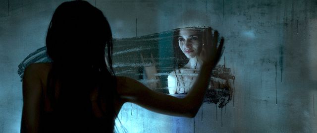 『ガール・イン・ザ・ミラー』フォトギャラリー：フォトギャラリー