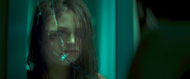 『ガール・イン・ザ・ミラー』フォトギャラリー（5枚目）