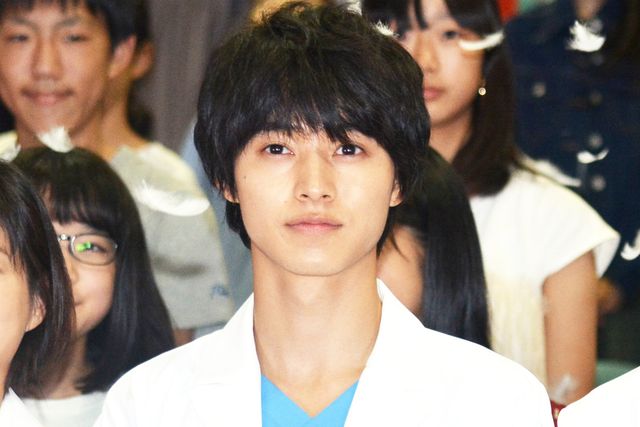 山崎賢人「グッド・ドクター」第1話完成披露試写会・舞台あいさつ（3枚目）