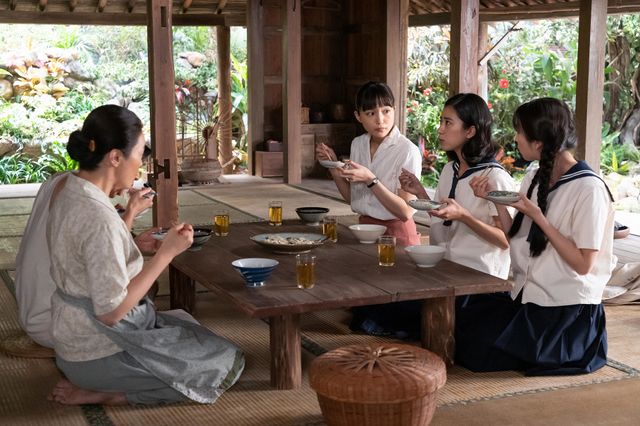料理の腕を見込まれ…「ちむどんどん」第16回の場面写真：フォトギャラリー