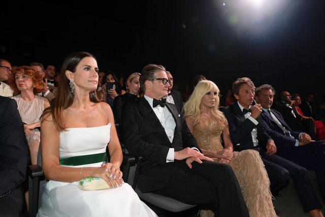 コリン・ファース出現！美人妻と一緒に（2枚目）