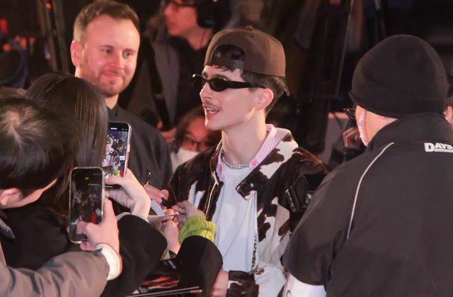 ティモシー・シャラメの個性的なファッションがステキ＆かわいすぎ！（3枚目）