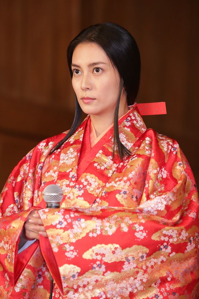 小栗旬、早くも父の顔！フォトギャラリー（6枚目）