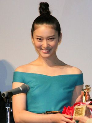 第22回日本映画批評家大賞新人賞を受賞した武井咲
