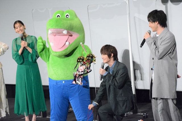 神木隆之介、中村倫也、新木優子のいい笑顔！『100日間生きたワニ』初日舞台あいさつ（22枚目）