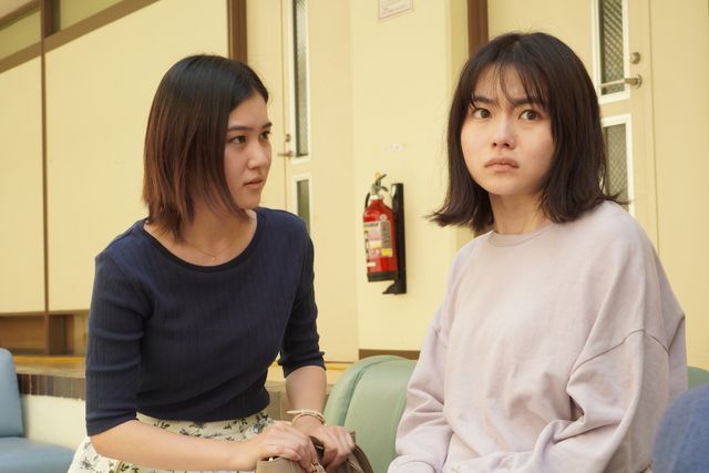 安達祐実の見つめる先には…映画『樹海村』場面カット（4枚目）