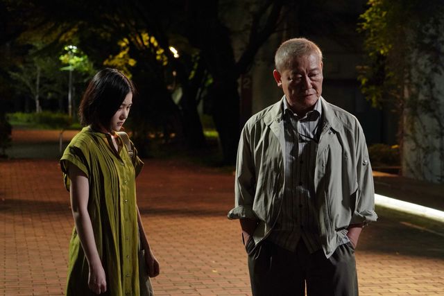 安達祐実の見つめる先には…映画『樹海村』場面カット（5枚目）