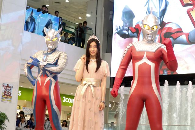 土屋太鳳“少し大人になった”エメラナ姫風で参上！「ウルトラマンフェスティバル2017」イベント（3枚目）