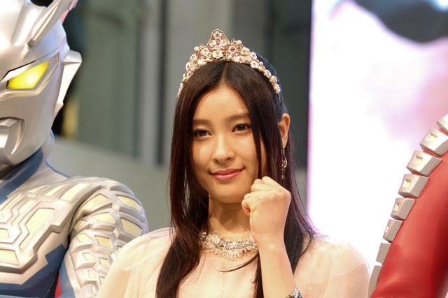土屋太鳳“少し大人になった”エメラナ姫風で参上！「ウルトラマンフェスティバル2017」イベント（6枚目）