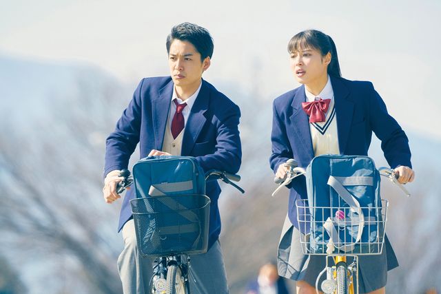 福士蒼汰、広瀬アリス、大野拓朗が同級生に！『旅猫リポート』場面写真（3枚目）