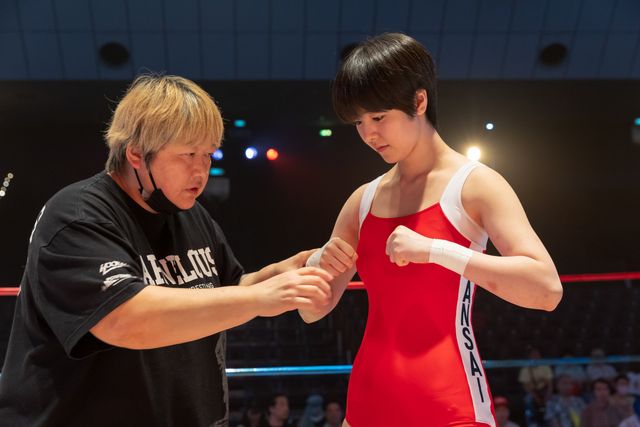 「極悪女王」ゆりやん・唐田えりか・剛力彩芽らメイキング写真＜6枚＞（5枚目）