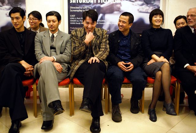 中国、日本、ドイツ合作映画『サタデー・フィクション（英題）』の監督とキャストたち