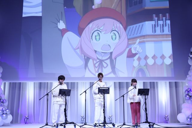 白コーデの江口拓也×種崎敦美×松田健一郎が生アフレコ！400人のファンを前にド緊張：フォトギャラリー