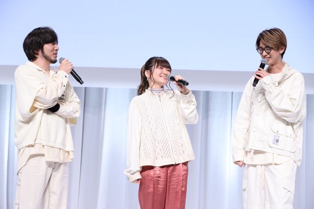 白コーデの江口拓也×種崎敦美×松田健一郎が生アフレコ！400人のファンを前にド緊張（4枚目）