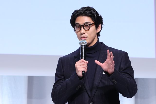 白コーデの江口拓也×種崎敦美×松田健一郎が生アフレコ！400人のファンを前にド緊張（10枚目）