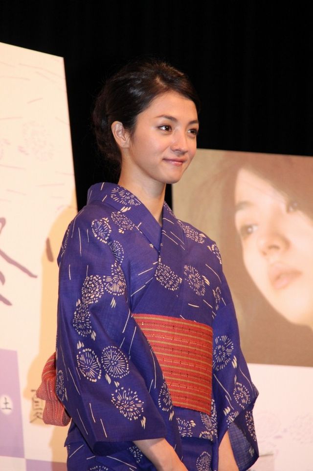 満島＆綾野の浴衣姿！フォトギャラリー（4枚目）