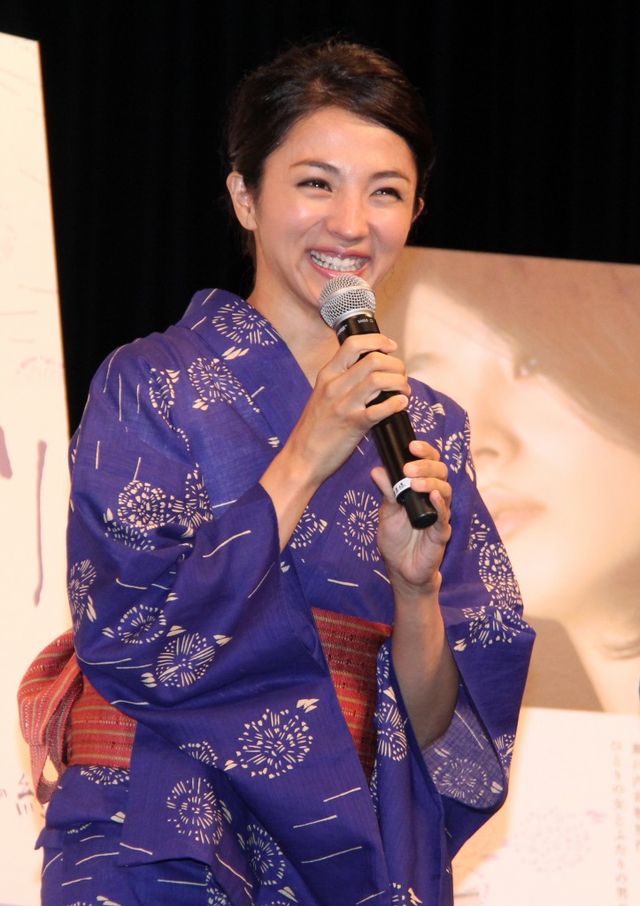 満島＆綾野の浴衣姿！フォトギャラリー（8枚目）