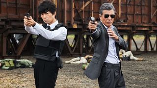 仲村トオル&舘ひろしが撃つ!刑事アクション「さらば、銃よ」銃撃カット公開