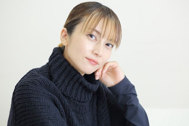 柴咲コウに目がくぎ付け…【インタビューカット集】（2枚目）