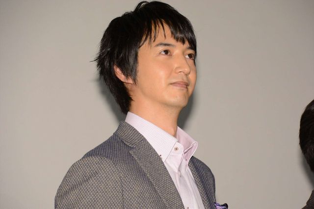 水谷豊、母の日にちなんでキャストに花束をプレゼント！（4枚目）