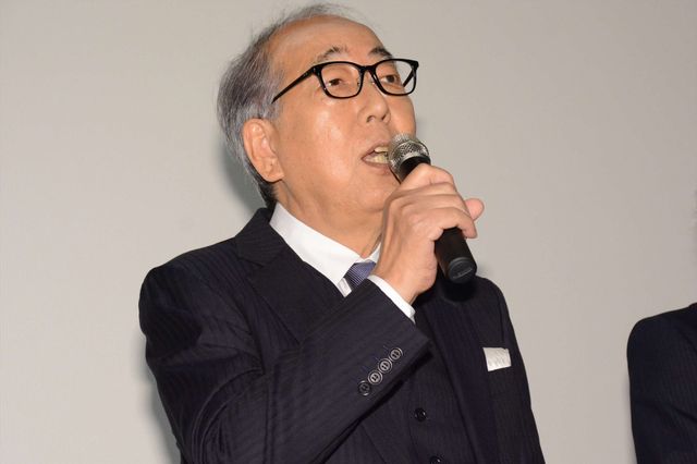 水谷豊、母の日にちなんでキャストに花束をプレゼント！（8枚目）