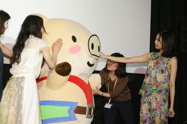 北原里英、浅川梨奈、松田るか、小宮有紗らワチャワチャ！『映画　としまえん』初日舞台あいさつ（23枚目）