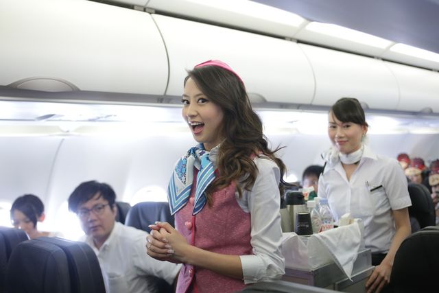 河北麻友子、CAに！『鷹の爪GO』“機内”試写会フォトギャラリー（8枚目）