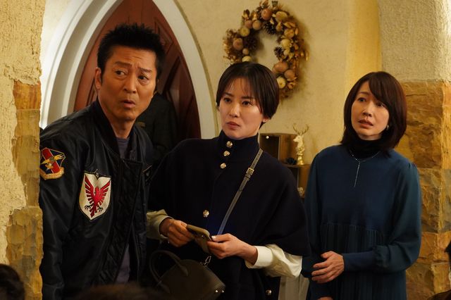 トリオ・ザ・捜一、まさかの料理人コスプレ！「相棒 season24」元日スペシャル場面写真（2枚目）