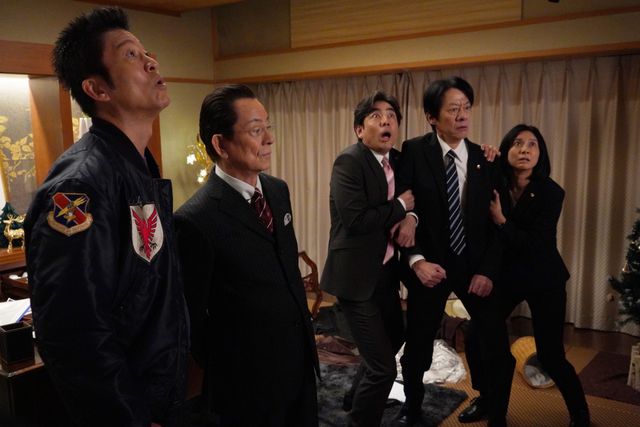 トリオ・ザ・捜一、まさかの料理人コスプレ！「相棒 season24」元日スペシャル場面写真（6枚目）