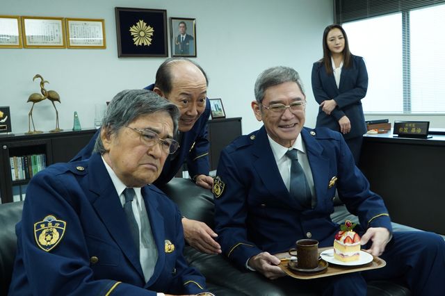 トリオ・ザ・捜一、まさかの料理人コスプレ！「相棒 season24」元日スペシャル場面写真（12枚目）