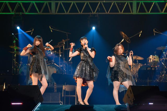 三浦春馬がタモリに！大先輩の岸谷＆寺脇とモノマネ披露！「Act Against AIDS 2015」写真ギャラリー（6枚目）