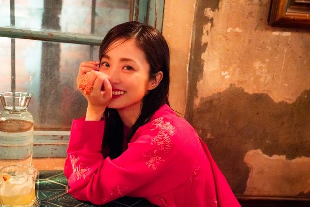 大人の色気がすごい…上戸彩の写真集「Midday Reverie（ミッドデイ・リヴァリー）」（5枚目）