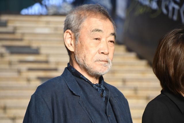 岡田准一、綾野剛、広末涼子ら黒の装いで登場！『最後まで行く』大階段フォトセッション（12枚目）