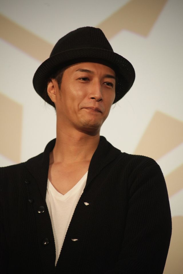 青柳翔、舞台上からHIROの結婚を祝福　画像ギャラリー（2枚目）