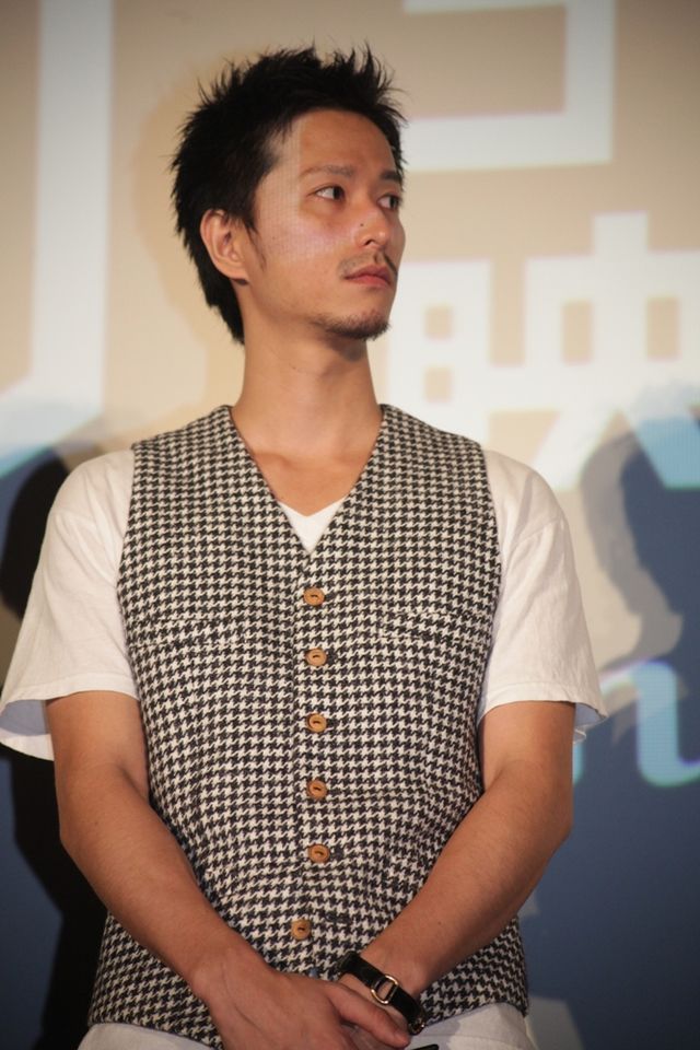 青柳翔、舞台上からHIROの結婚を祝福　画像ギャラリー（4枚目）