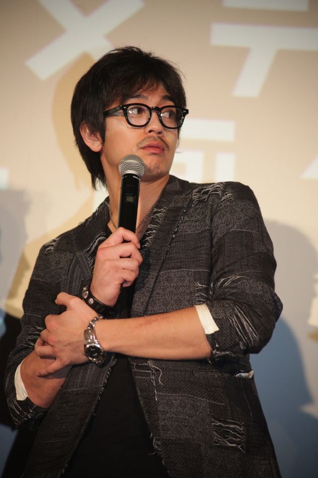 青柳翔、舞台上からHIROの結婚を祝福　画像ギャラリー（5枚目）