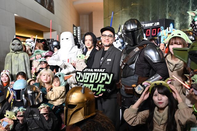 『スター・ウォーズ/マンダロリアン・アンド・グローグー』“前夜祭”上映にファン集結! 川村壱馬と阪口周平(中央)