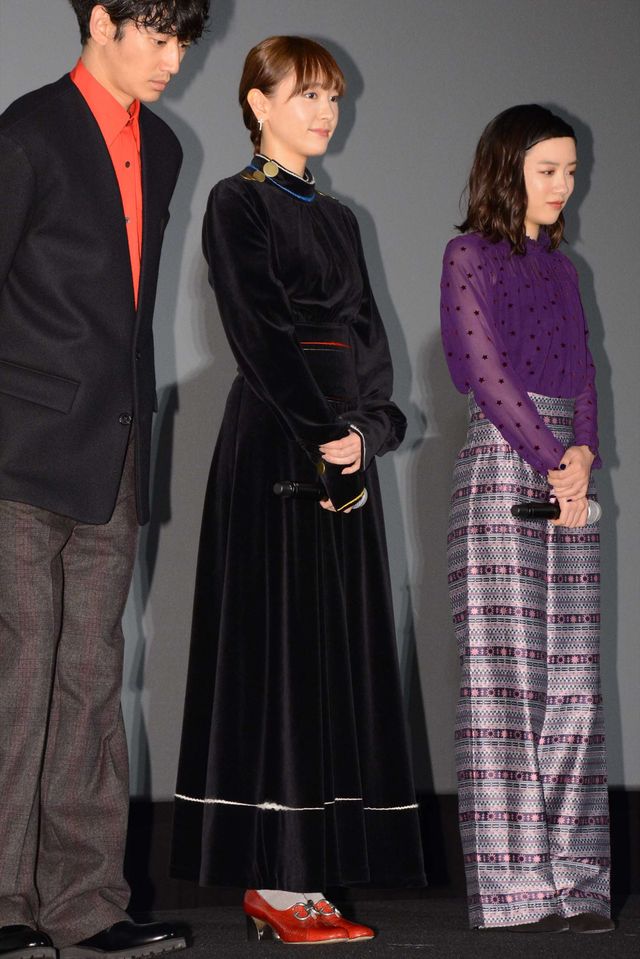 ガッキー、瑛太にケーキをあーん！（18枚目）