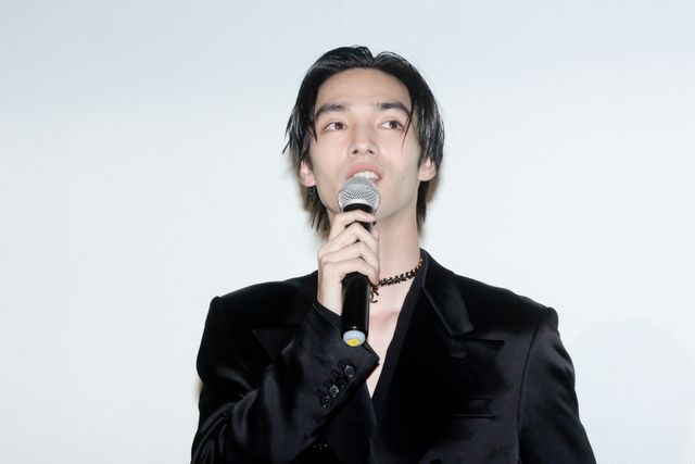 美しすぎる伊藤万理華！清水尋也、高杉真宙と『オアシス』完成披露に登壇（8枚目）