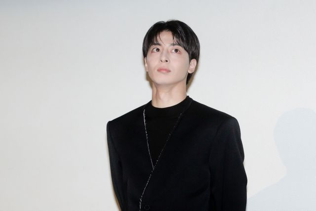 美しすぎる伊藤万理華！清水尋也、高杉真宙と『オアシス』完成披露に登壇（10枚目）