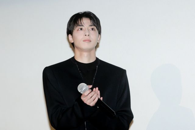 美しすぎる伊藤万理華！清水尋也、高杉真宙と『オアシス』完成披露に登壇（11枚目）