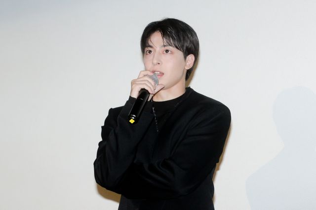 美しすぎる伊藤万理華！清水尋也、高杉真宙と『オアシス』完成披露に登壇（13枚目）