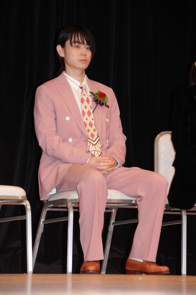 菅田将暉＆ヤン・イクチュン、仲良すぎ！キネ旬そろって受賞（4枚目）