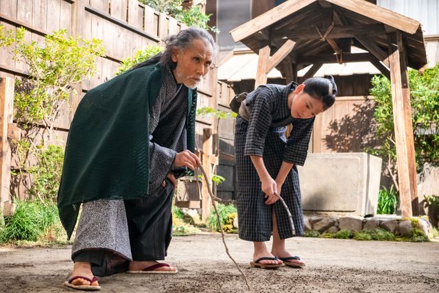 歌麿（染谷将太）の闇が深すぎた…鳥山石燕（片岡鶴太郎）との再会が超泣ける！「べらぼう」場面写真（5枚目）