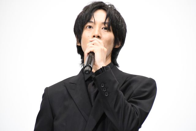 松坂桃李、鈴木亮平、西野七瀬、音尾琢真ら登壇！『孤狼の血 LEVEL2』公開記念舞台あいさつ（4枚目）