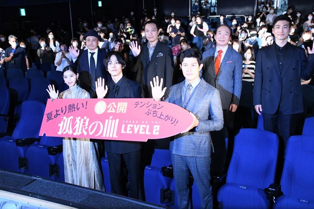 松坂桃李、鈴木亮平、西野七瀬、音尾琢真ら登壇！『孤狼の血 LEVEL2』公開記念舞台あいさつ（28枚目）
