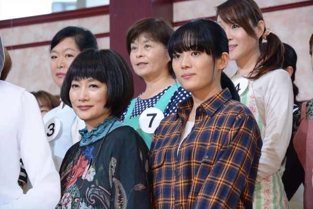 TOKIO松岡の女装姿に女優陣嫉妬！ドラマ「家政夫のミタゾノ」制作発表記者会見フォトギャラリー（4枚目）