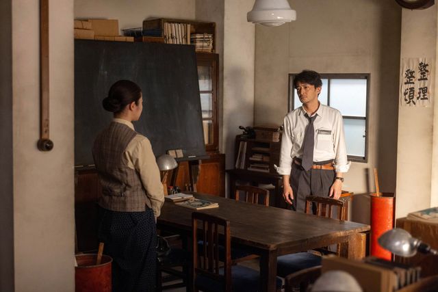 鉄子（戸田恵子）の電話に東海林（津田健次郎）は苦悩…「あんぱん」第16週「面白がって生きえ」第78回（3枚目）