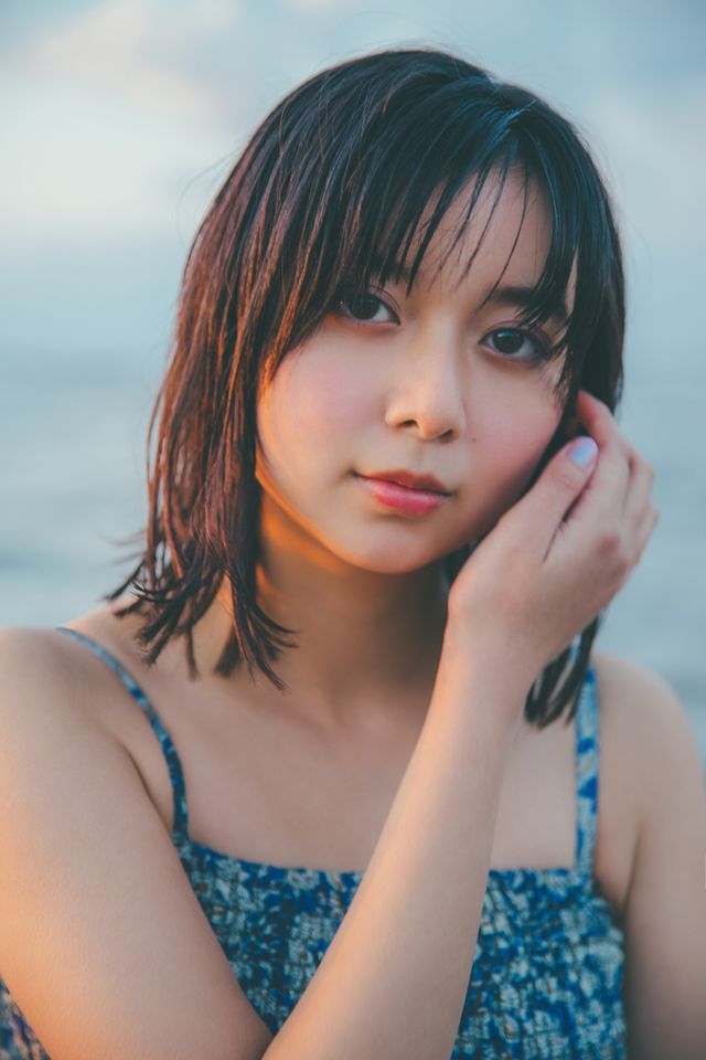 【3枚】艶っぽい…上白石萌歌の初写真集（3枚目）