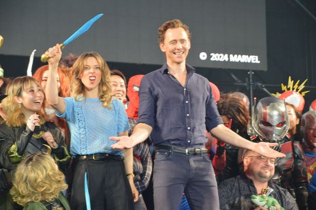 「ロキ」トムヒ＆ソフィアが揃って来日！「大阪コミコン2024」マーベル・スペシャルアワー・ステージ（10枚目）
